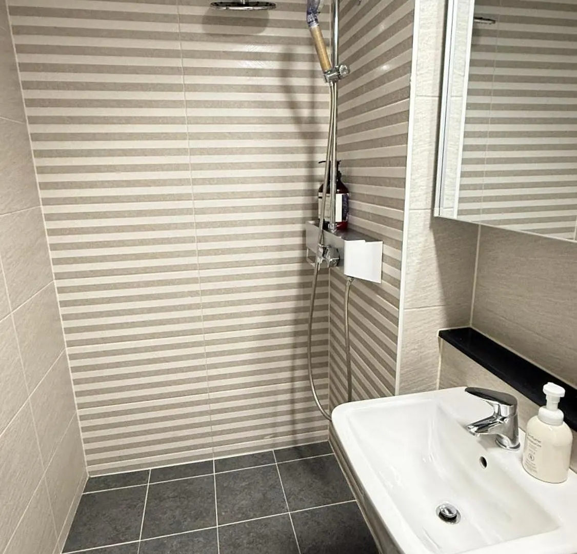 Ricco House - 5-Min To Gangnam, Stylish Stay Seúl